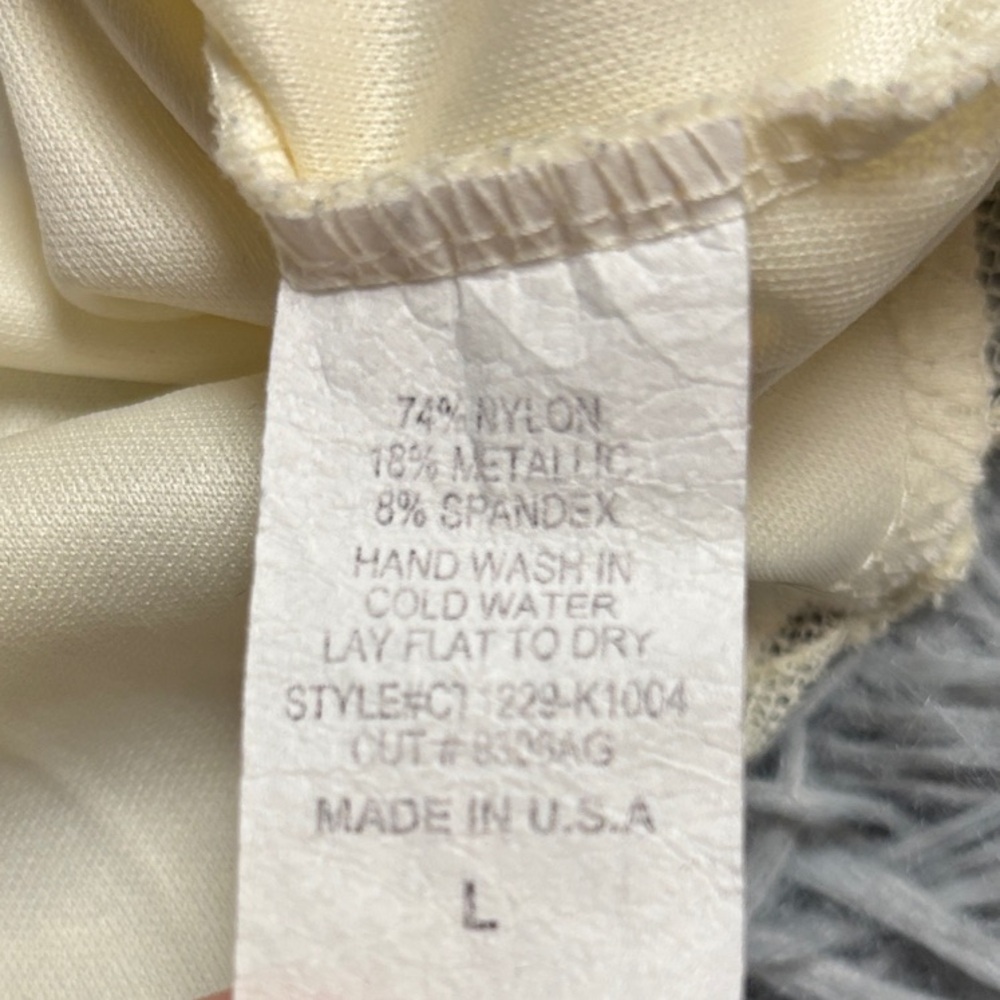 Rare Y2K Lace V-Neck Blouse - Picture 16 of 16